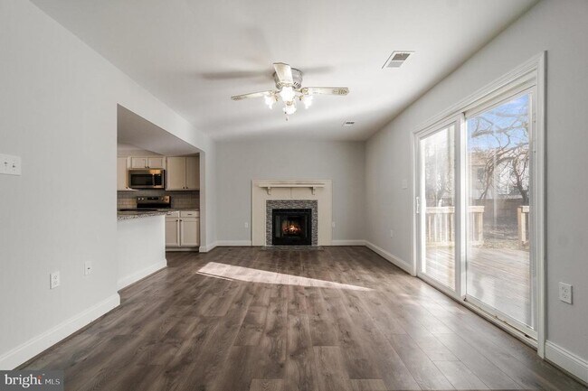 Building Photo - 185 Cedar Walk Cir NE