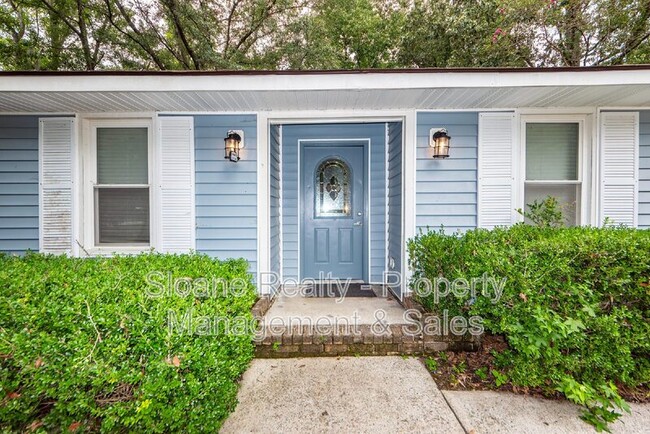 Building Photo - 27 Paddlecreek Ave
