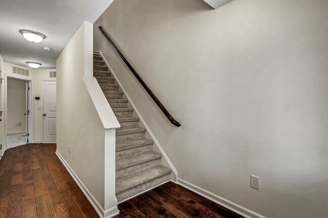 Photo - 3915 Brokenshire St Townhome