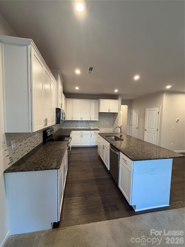 Foto del edificio - 318 Willow Wood Ct