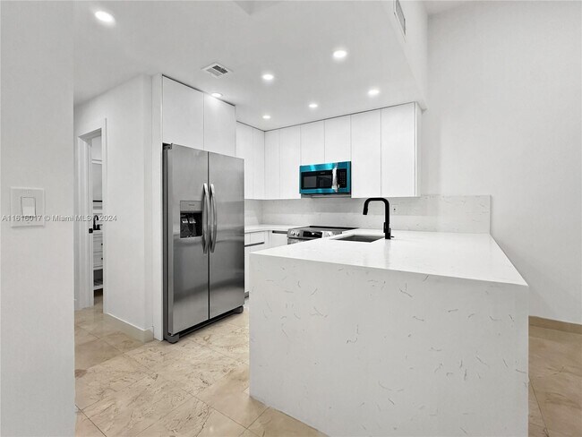 Foto del edificio - 8811 SW 123rd Ct