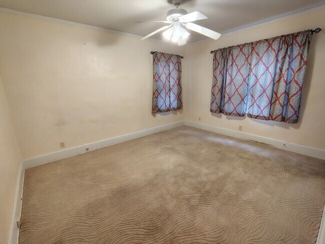 Foto del edificio - 1810 Auburn St