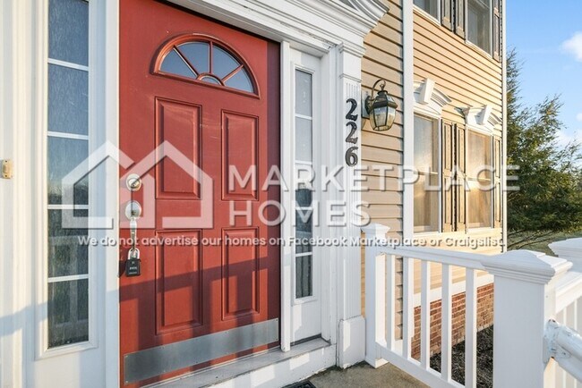 Foto del edificio - 226 Morning Grove Ln
