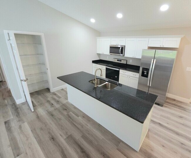 Foto del edificio - 944 W Anderson Ln