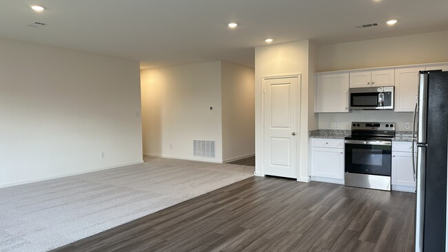 Building Photo - 4944 Redhead Dr