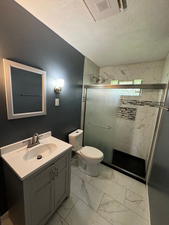 Building Photo - Charming 3-Bedroom, 1-Bathroom Home with Attached Garage – Accepting Section 8