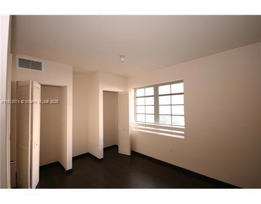 Building Photo - 435 21st St