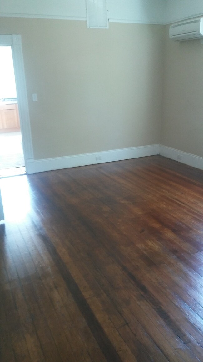 Building Photo - 210 Mocksville Ave