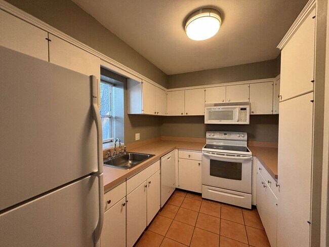 Foto del edificio - 5105 W 75th St