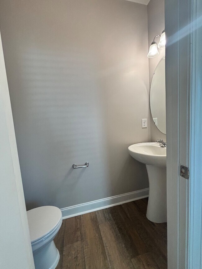 Foto del edificio - 102 Harvest Oaks Ln