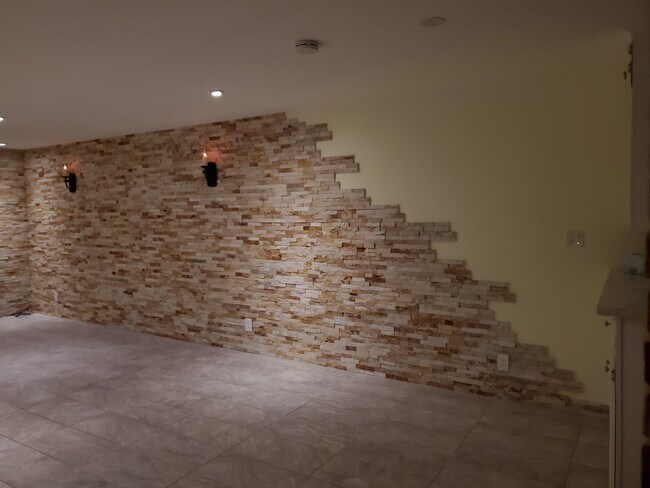 Foto del edificio - 5901 Canterbury Dr