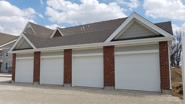 Building Photo - 2Br/2Ba Rental Home - Second Floor Emery Oak
