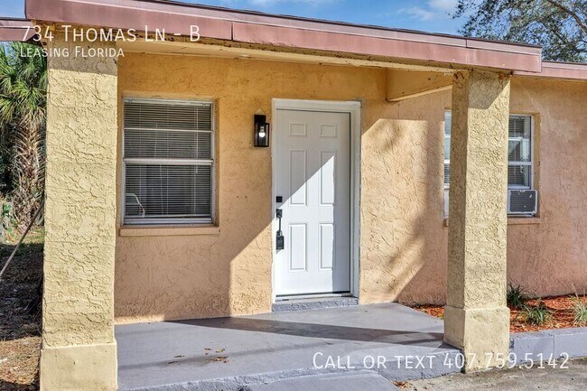 Foto del edificio - 734 Thomas Ln