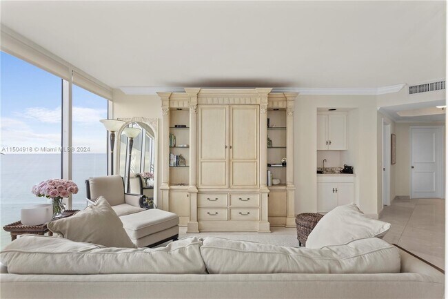 Building Photo - 4779 Collins Ave