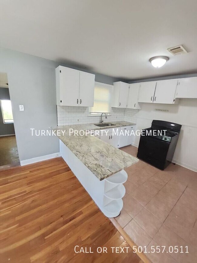 Foto del edificio - 1720 Pinewood Dr