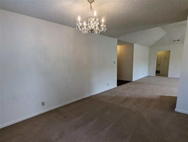 Foto del edificio - 904 Woodview Dr