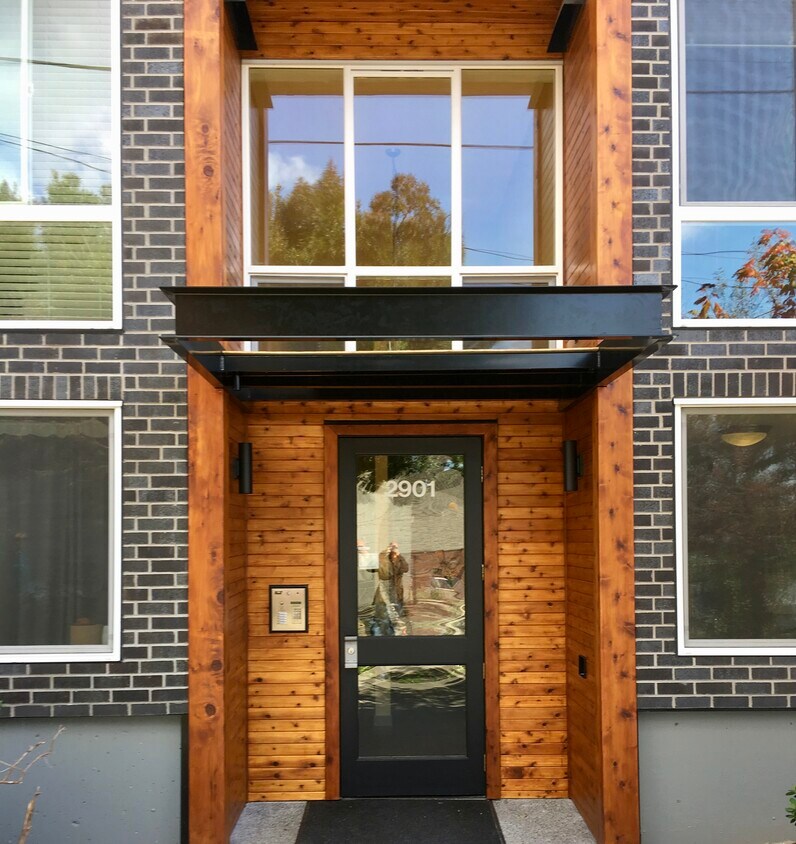 Primary Photo - 2901 S Jackson St