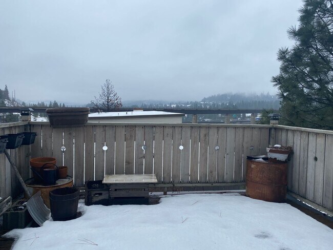 Building Photo - 2217 W. 5th