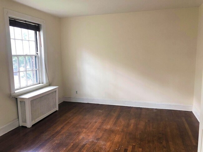 Building Photo - 117 Revere St