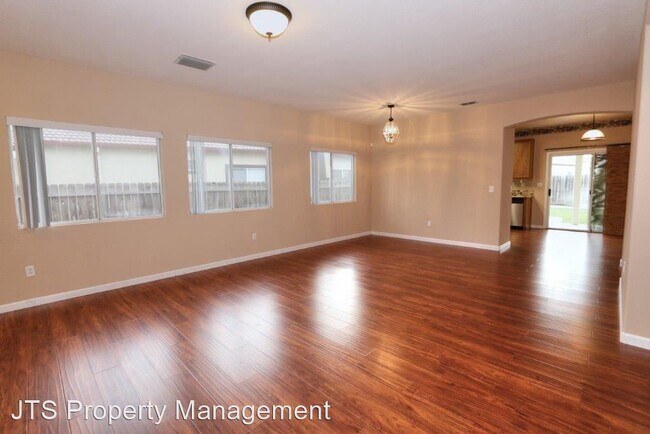 Foto del edificio - 3 br, 2.5 bath House - 3129 Saginaw Street