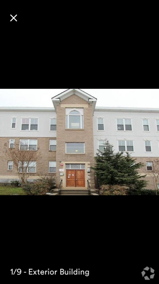Building Photo - 1629 L St NE
