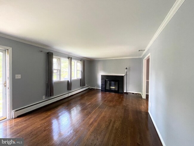Building Photo - 2604 Roswell Ct
