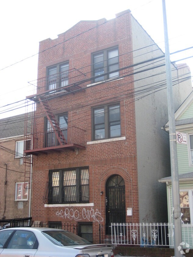 Primary Photo - 108-56 41st Ave