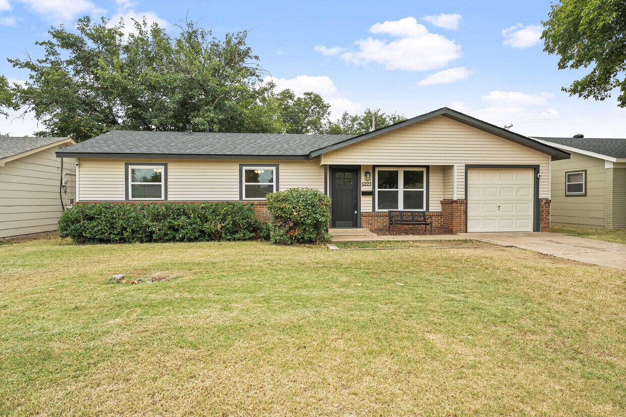 Foto principal - 5223 41st St