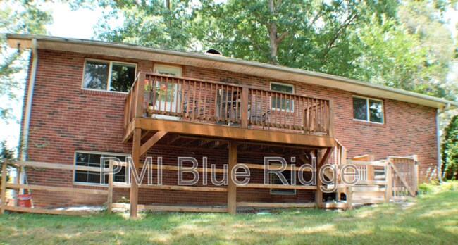 Foto del edificio - 108 Valley View Rd