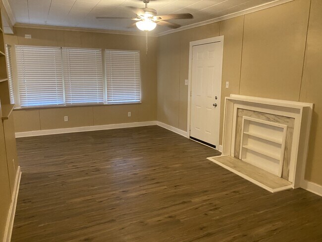 Foto del edificio - 154 Dobbs Ave