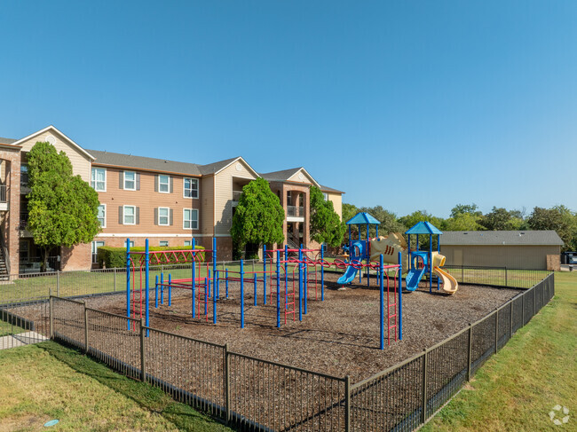 Patio de juegos - Forest Park Apartment Homes