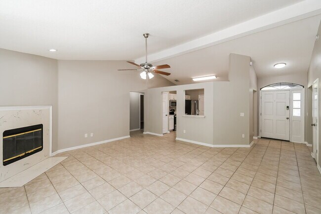 Foto del edificio - 874 Long Lake Dr