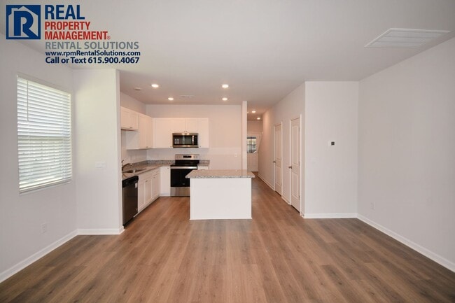 Foto del edificio - 3BR new end unit townhome in Lebanon!