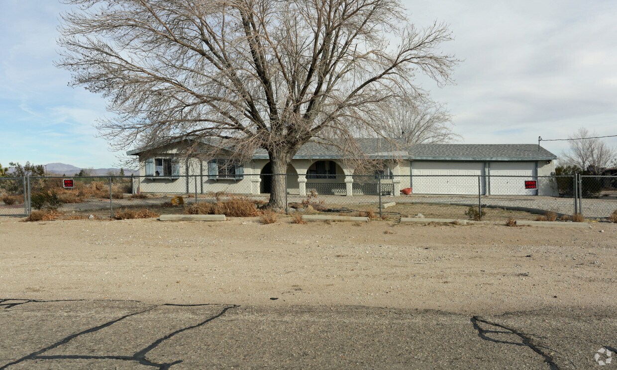 Building Photo - 10421-10433 Baker Rd