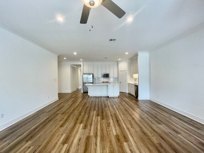 Foto del edificio - 9135 Southlawn Dr