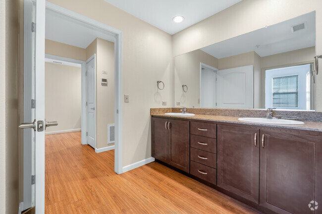 Baño dos - Brubeck Commons at University of the Pacific