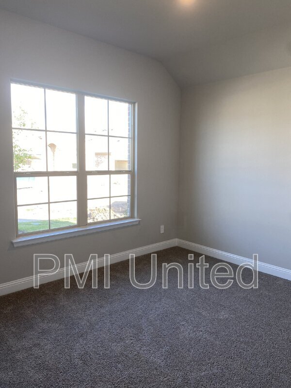 Foto del edificio - 11525 Nicholson Ln