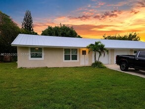 Building Photo - 4491 SE Roaring Brook Way