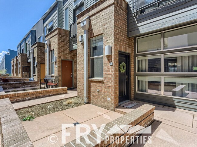 Furnished Townhome in RiNo - Furnished Townhome in RiNo