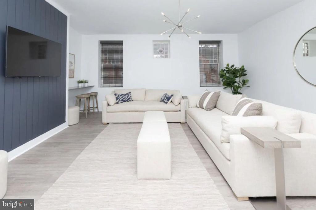 Foto principal - 1020 N Calvert St