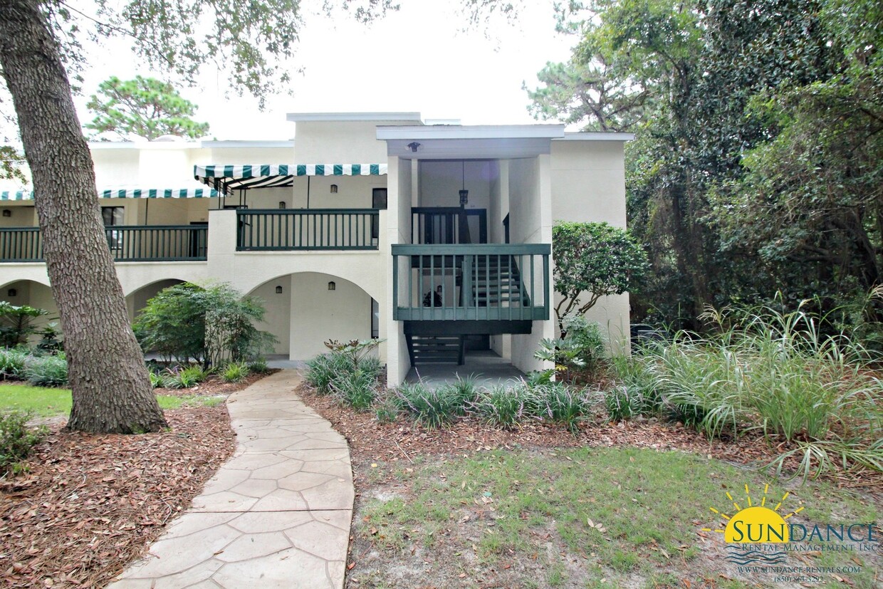 Foto principal - Great 2 Bedroom Lakefront Condo in Niceville