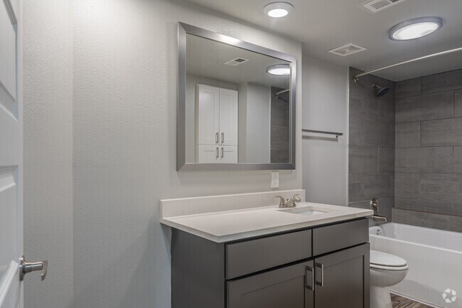 2HAB, 2BA - 1,253 ft² - Lakeside