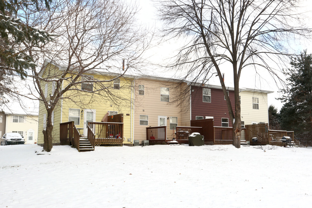 Building Photo - Bond Street Townhomes