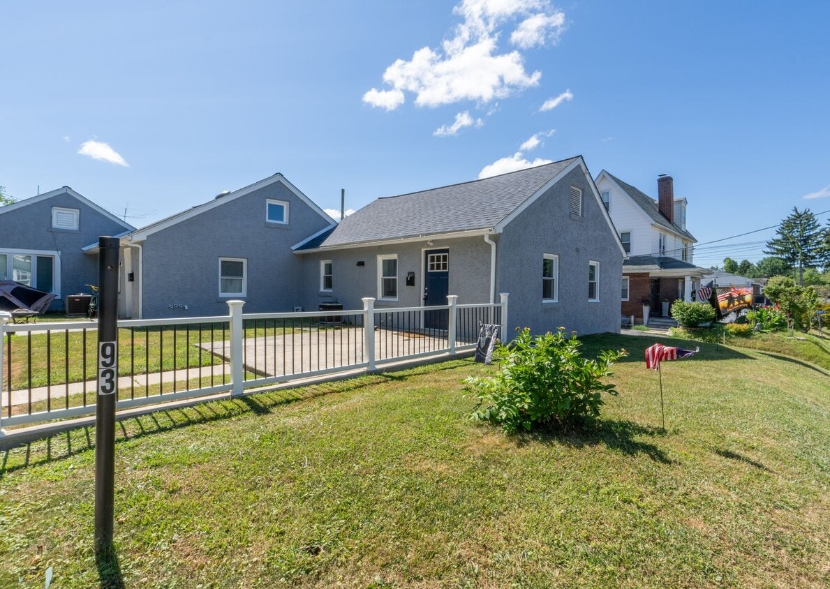 93 Sproul Rd Unit 93 Sproul Rd 1, Broomall, PA 19008 Room for Rent in