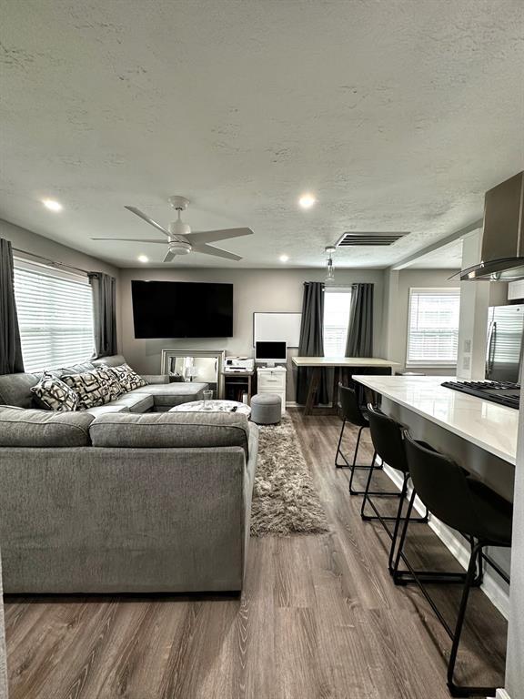 Foto del edificio - 3453 Mt Pleasant St