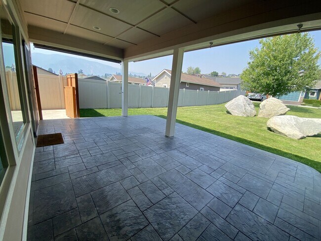 Foto del edificio - 3-bedroom, 1.75 Bath Home in the Village