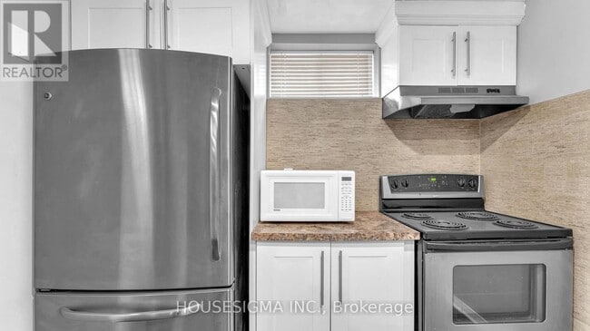 Building Photo - 66 Grand Ave