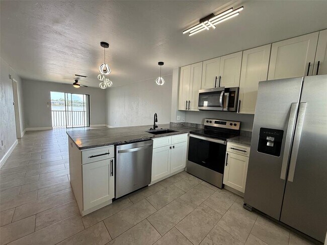 Foto del edificio - 25225 Rampart Blvd