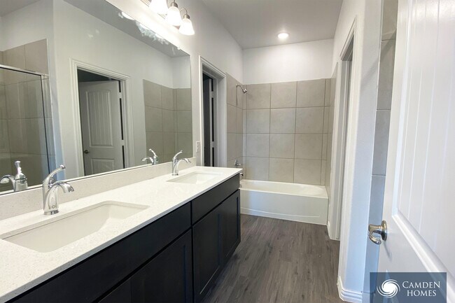 Foto del edificio - 2320 Camryn St