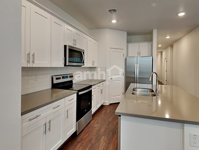 Foto del edificio - 6625 S 42nd Lane